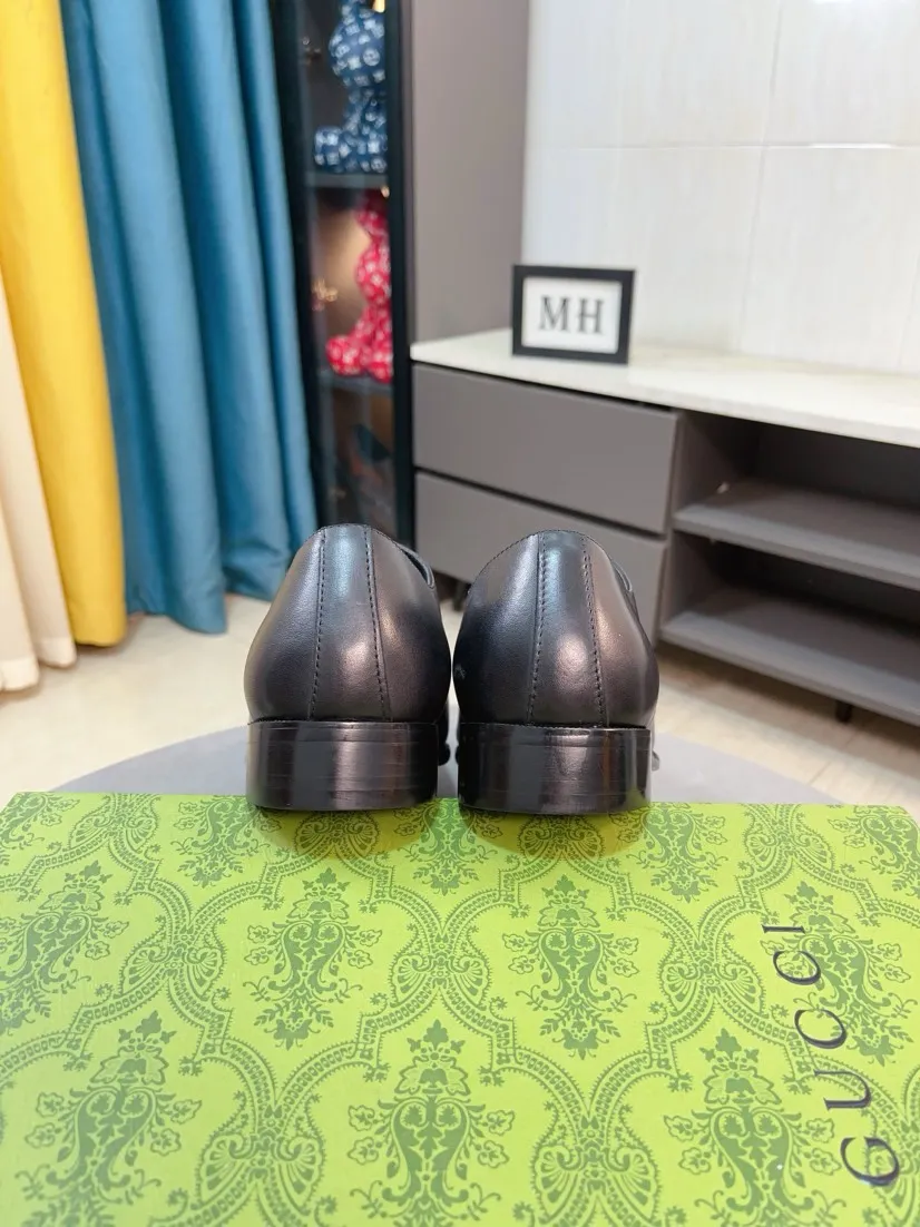 Men's Men's Shoes 💰520🌹🌹Niuli [GUCCI Gucci] A new style of formal men's leather shoes is coming~ The original quality upper is made of patent leather imported from Italy, the leather is soft and delicate, comfortable and soft first-layer cowhide lining, rubber wear-resistant outsole, the shoe shape is dignified and domineering, and the luxury charm cannot be concealed! The natural and free nouveau riche leads the trend. Code number: 38-44